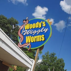 Woody's Wiggly Worms