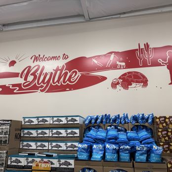 Grocery Outlet - Welcome sign - Grocery Near Me - Blythe, California