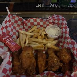 Lemon pepper hot. I recommended this flavor. I rate this in my top 3 along with wing spot in da A off Capitol Ave near CAU campus.