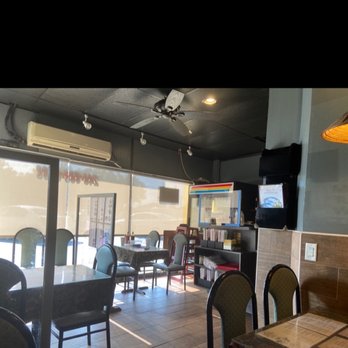 Que Huong Restaurant - Vietnamese Near Me - Madison Heights, Michigan