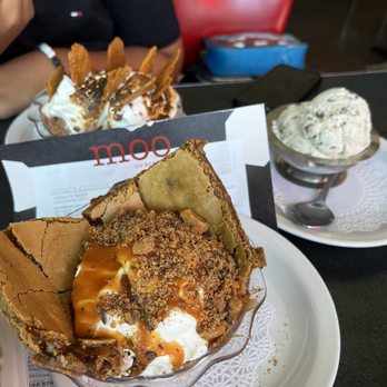 Moo Creamery - The s'mores, Stella and vanilla - Burgers Near Me - Bakersfield, California Moo Creamery - The s'mores, Stella and vanilla - Burgers Near Me - Bakersfield, California