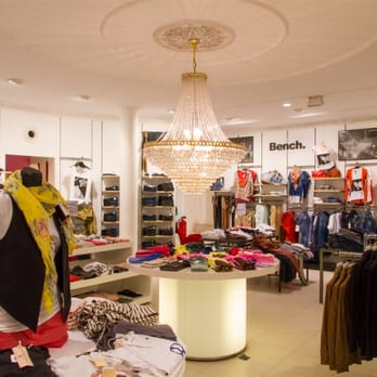 Yeans Halle Ulm - Men's Clothing Near Me - Ulm, BW