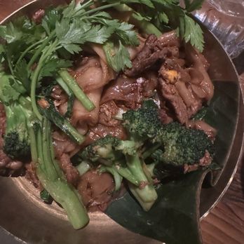Lemongrass Brooklyn - Beef Pad See Ew - Thai Near Me - Brooklyn, New York