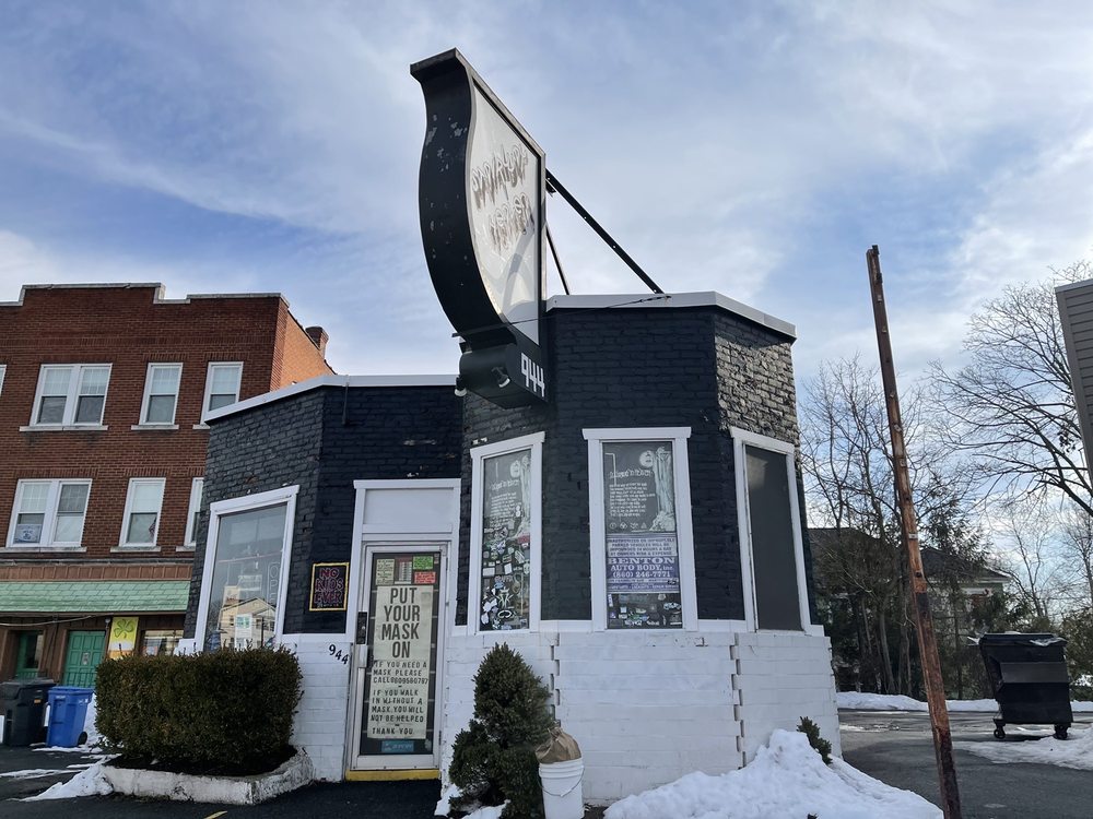 STAIRWAY THRU HEAVEN Updated October 2024 944 Maple Ave, Hartford