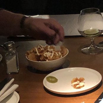 Johnny's - So 6 ppl are supposed to fill up on this tiny bowl of potato chips bc we waited over an hour for food?UGH! - Seafood Near Me - Baltimore, Maryland