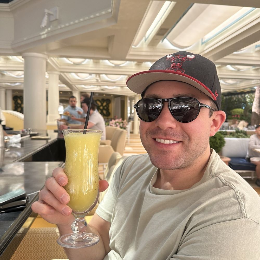COMO Poolside Café & Bar - Frozen margarita - Cafes Near Me - Las Vegas, Nevada