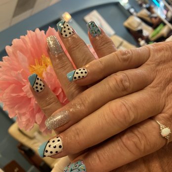 Shellac Nails - Nail Salons Near Me - Hillsboro, Oregon