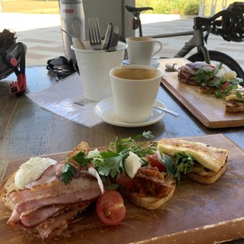 Lazy Dog Café - Coffee & Tea Near Me - Newstead, QLD