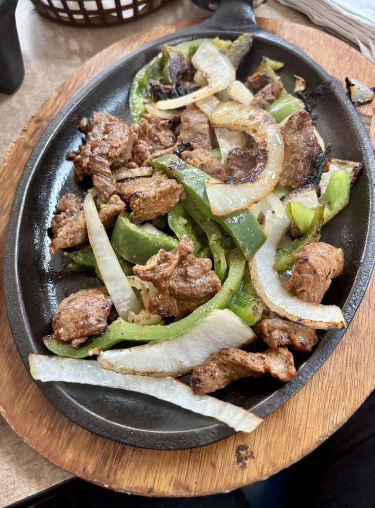 Los Paisanos Restaurante Y Taqueria