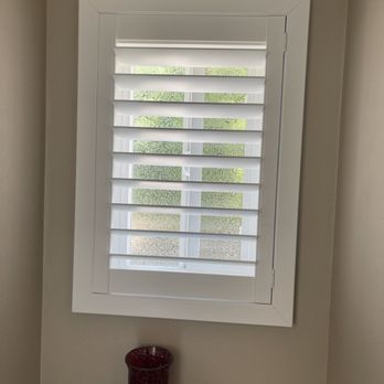 JMR Blinds - Pool Bathroom window - Shades & Blinds Near Me JMR Blinds - Pool Bathroom window - Shades & Blinds Near Me
