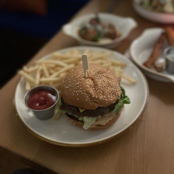 Good Neighbor - Burger - American Near Me - Sacramento, California