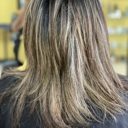 Azar Beauty Salon