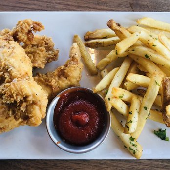 Eureka! - Kids Chicken Tenders - juicy chicken with hand made batter - not the cheap previously frozen stuff - American Near Me - Hawthorne, California