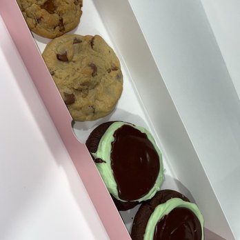Crumbl - Salem - From left to right. Sea salt toffee, chocolate chip, and mint brownie. - Bakeries Near Me - Salem, Oregon Crumbl - Salem - From left to right. Sea salt toffee, chocolate chip, and mint brownie. - Bakeries Near Me - Salem, Oregon