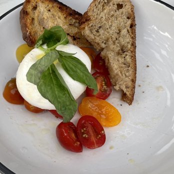 The Surf Lodge - Heirloom Tomato - Burrata Salad - Hotels Near Me - Montauk, New York