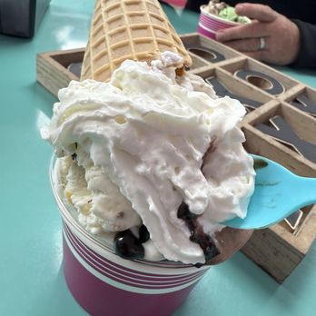 It’s Delicious Ice Cream - Ice cream sundae - Ice Cream & Frozen Yogurt Near Me - Clark, New Jersey It’s Delicious Ice Cream - Ice cream sundae - Ice Cream & Frozen Yogurt Near Me - Clark, New Jersey