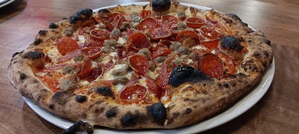 Benji’s Woodfire Pizza by null