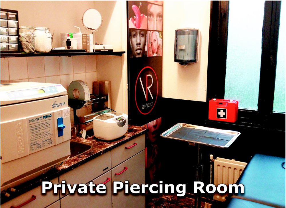 RED VELVET TATTOO 12 Photos Haarlemmerdijk 37, Amsterdam, Noord