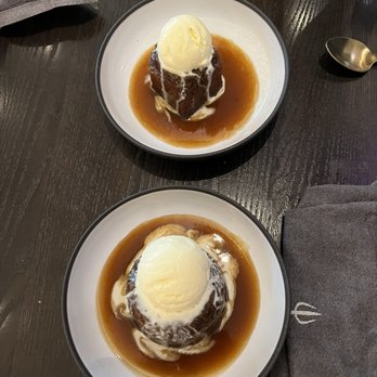 Gordon Ramsay Hell's Kitchen - Sticky toffee pudding - New American Near Me - Miami, Florida