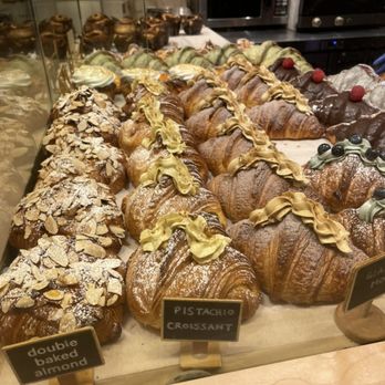 Angus T - Cafes Near Me - Vancouver, British Columbia