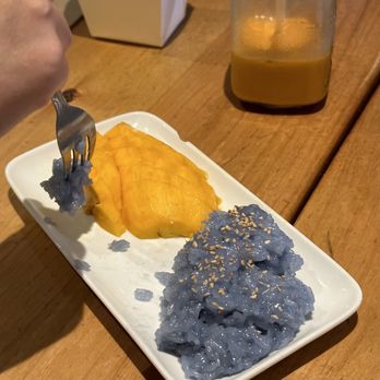 Thai Canteen - Mango sticky rice - Thai Near Me - Davis, California Thai Canteen - Mango sticky rice - Thai Near Me - Davis, California