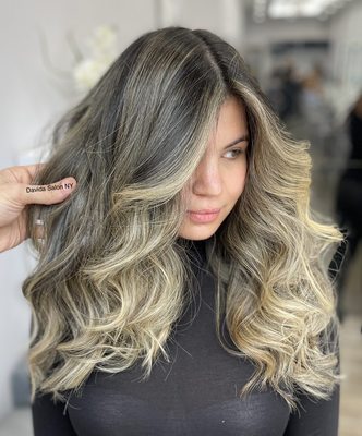 Davida Salon by null