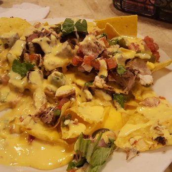 5D Steakhouse & Lounge - Nachos after we requested extra cheese - American Near Me - Yorktown, Texas