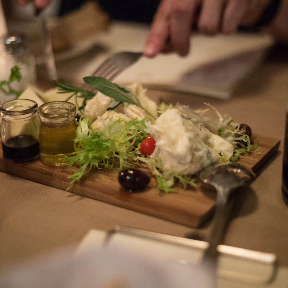 Santa Panza - Cheese plate (brie, gorgonzola, and mysterious hard cheese that we didn't hear what it was) ©Shannon Finn Photography - Pizza Near Me - Brooklyn, New York