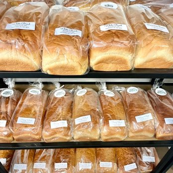 BlueRock Farm Market - a display of bread - Farmers Market Near Me - Twin Falls, Idaho BlueRock Farm Market - a display of bread - Farmers Market Near Me - Twin Falls, Idaho