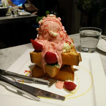 茶木‧台式休閒餐廳 - Strawberry and honey toast - Taiwanese Near Me - Hong Kong, HK