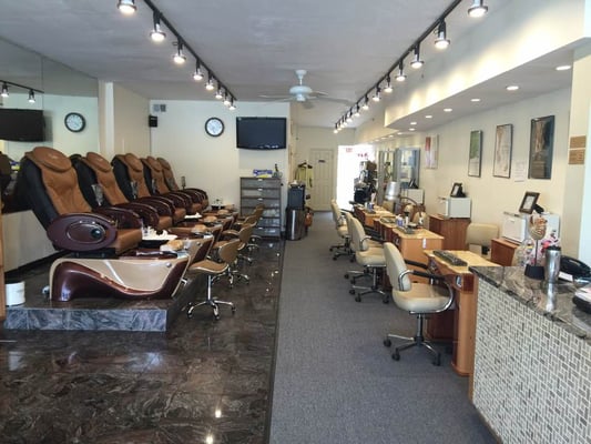 Atelier Nail & Spa by null