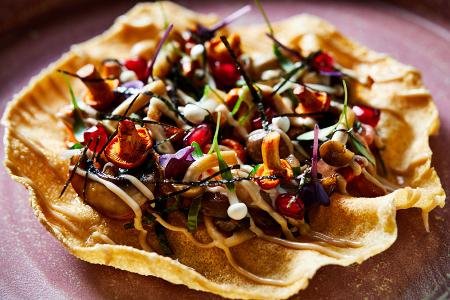 am kai | restaurant. seafood. drinks. elbblick by null