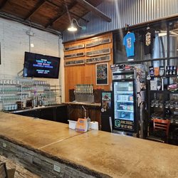 Persimmon Hollow Brewing - The bar