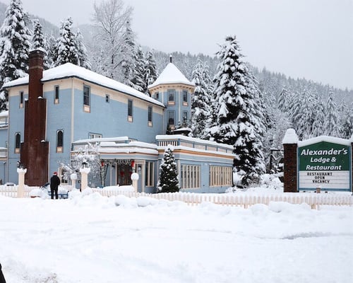 Alexander's Lodge At Mt Rainier by null
