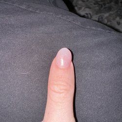 Hi-Tek Nails and Tanning - Crooked nail