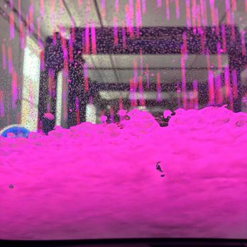 Hello Deluxe Car Wash - Car Wash Near Me - Garland, Texas