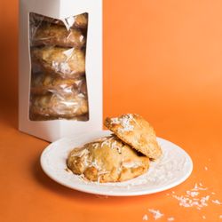 KRAVS Pie - Vegan Coconut Cream Hand pie