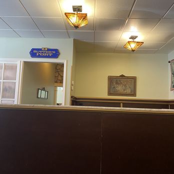 Gold Dust Pizza - Nice interior - Pizza Near Me - Ripon, California