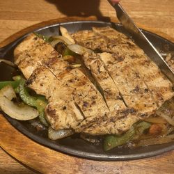 Cinco De Mayo Mexican Restaurant - Grilled chicken with peppers and onions