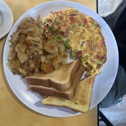 Layla’s Breakfast & Lunch - Southwestern omelet