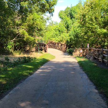 Indian Creek Trail - Parks Near Me - Overland Park, Kansas
