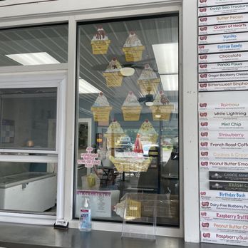 Hometown Ice Cream And Grill - Yummy specialty options - Ice Cream & Frozen Yogurt Near Me - Pine Bush, New York Hometown Ice Cream And Grill - Yummy specialty options - Ice Cream & Frozen Yogurt Near Me - Pine Bush, New York
