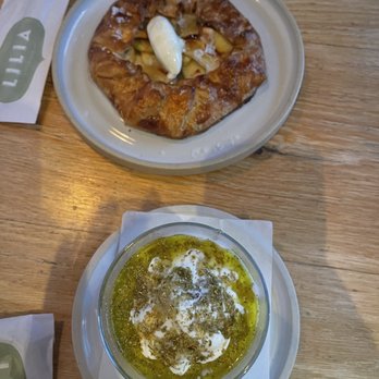 Lilia - Tart & vanilla icecream w/ olive oil - Italian Near Me - Brooklyn, New York