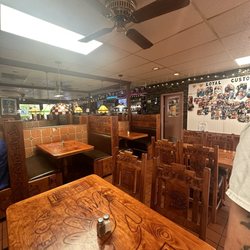 Azteca Mexican Restaurant - Dining room