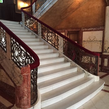 Swannanoa - Grand staircase - Venues & Event Spaces Near Me - Afton, Virginia Swannanoa - Grand staircase - Venues & Event Spaces Near Me - Afton, Virginia