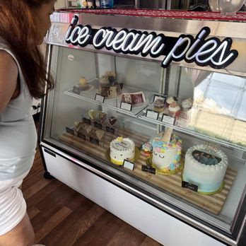 Slice By HB Baking - Ice Cream Pie Display - Desserts Near Me - Honolulu, Hawaii Slice By HB Baking - Ice Cream Pie Display - Desserts Near Me - Honolulu, Hawaii