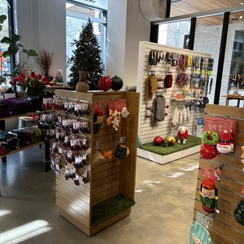 Barkin' Creek - Domain NORTHSIDE - Retail, grooming and grocery inside - Pet Stores Near Me - Austin, Texas