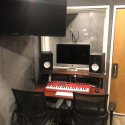 Lounge Area/Studio