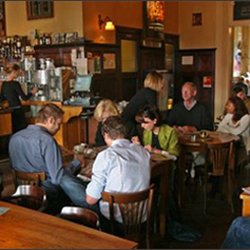 Grand Café Metropole - Kroeg.jpg