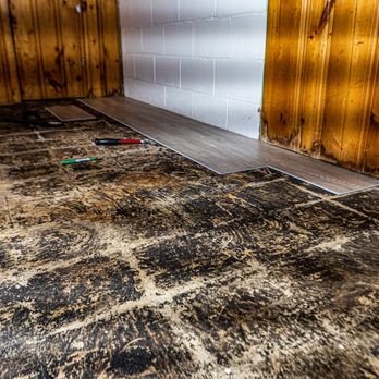 AD Flooring Services - a dirty kitchen floor - Flooring Near Me - Maplewood, Minnesota AD Flooring Services - a dirty kitchen floor - Flooring Near Me - Maplewood, Minnesota